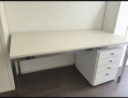 Schreibtisch mit Korpus
