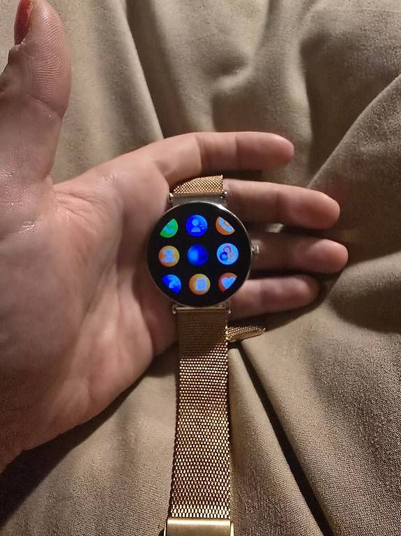Smartwatch: Montre connectée  – Gebraucht aus Geneve von Morgane_manto 2