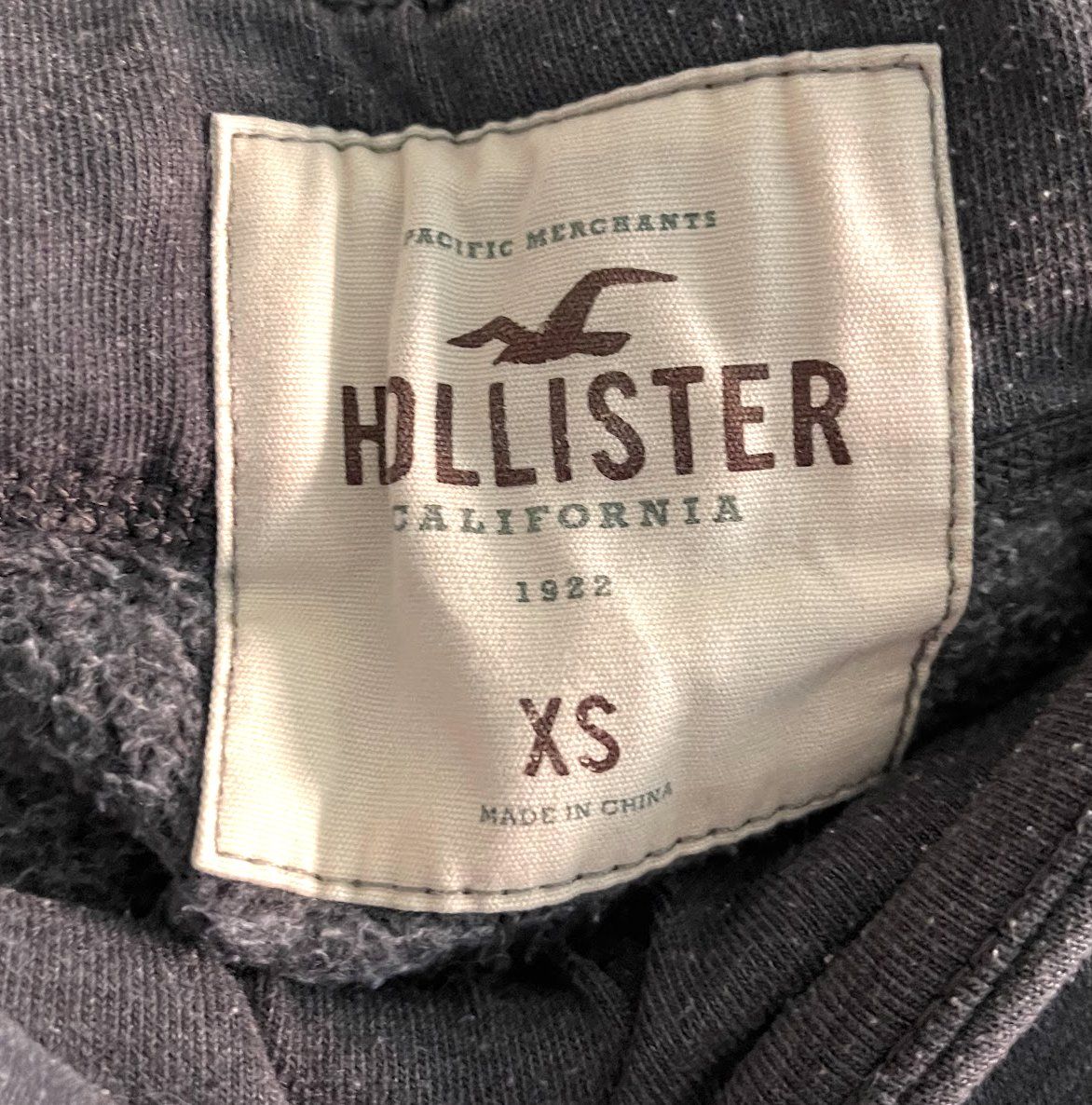 Hollister Pantaloni: Hollister sweat pants – Usato da Zürich venduto da aliiix 2