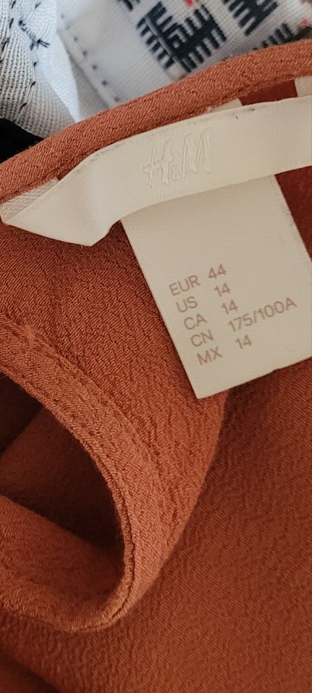 H&M Lots de vêtements: Chemise été H&M taille 44/elastique – Neuf (Voir description) à Vevey par x_y_f 2