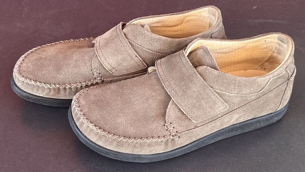 Helvesko Scarpe da donna: Bequeme Helvesko Komfort-Klettschuhe aus weichem Velourslede – Usato da Zürich venduto da Hypera