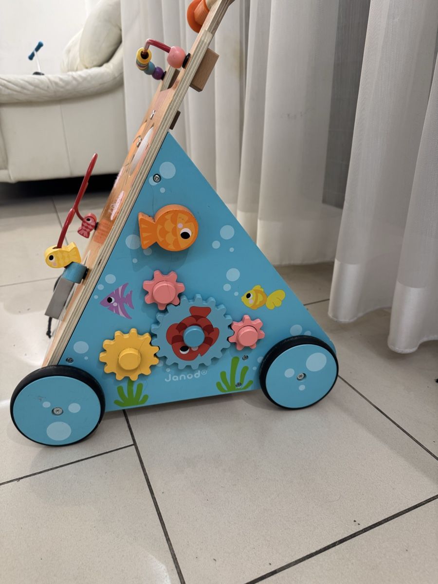 Gehhilfen: Janod Activity Walker Cat shape used condition 57 – Gebraucht aus Wohlen AG von bongo8nunu 2