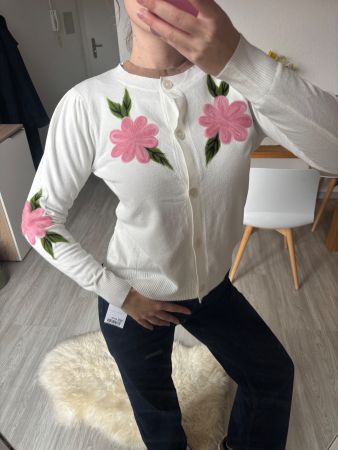 Leichte weisse Jacke mit Blumen, Grösse S/M