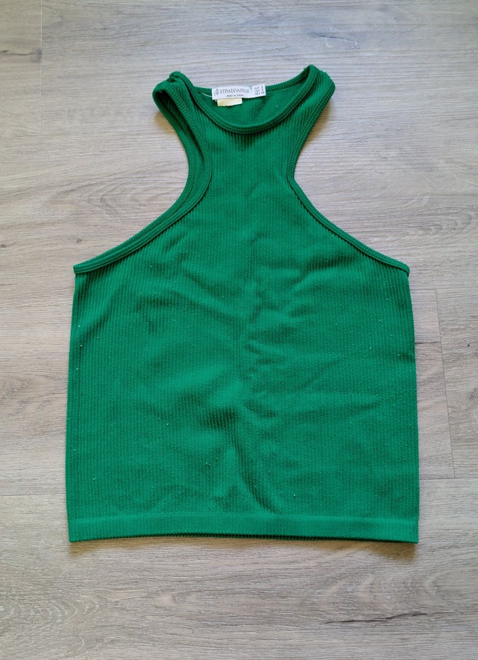 Stradivarius Top: Débardeur Stradivarius vert S – Usato da Orsieres venduto da IndianaJones50a