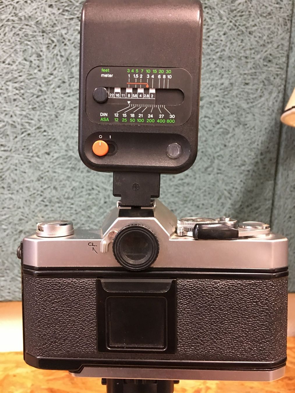 Konica Fotocamera: Konica Autoreflex T3 mit Blitz, mit Kamerastative – Usato da Olten venduto da ELHANDEL 4