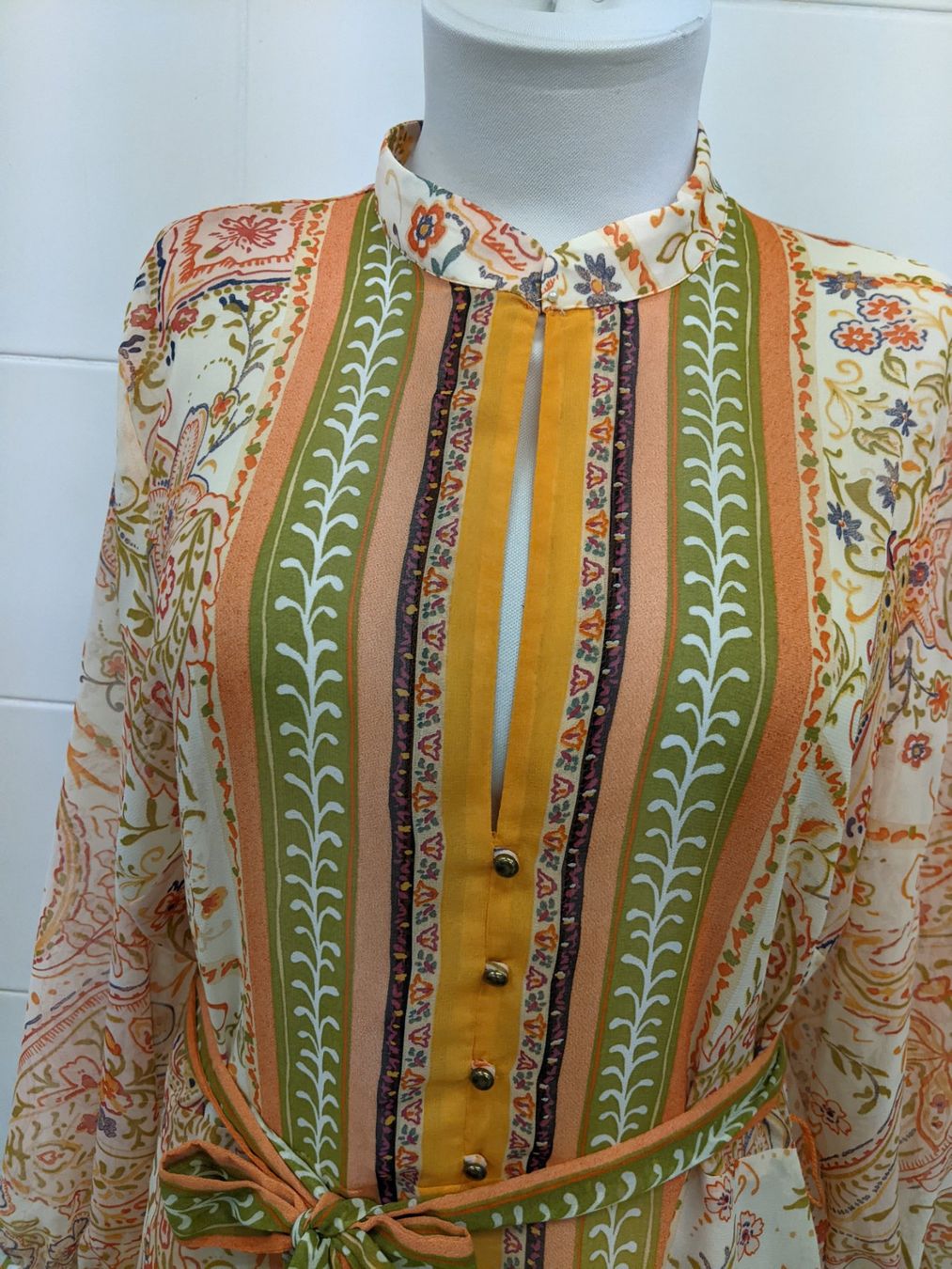 Zara Vestiti: Damenkleid Gr XL – Nuovo e nell'imballaggio originale da Langnau am Albis venduto da Judithsebi 1