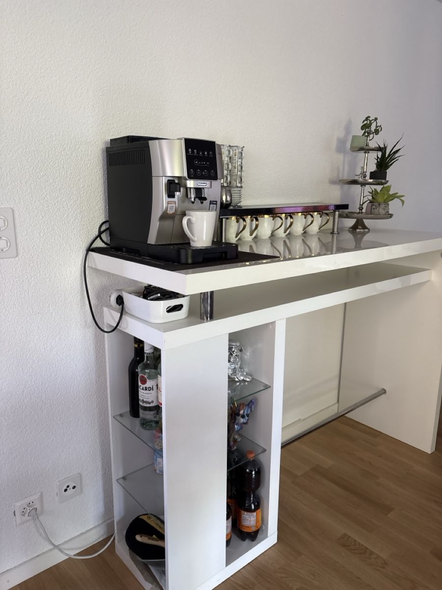 Allestimento di negozi e stand fieristici: Bartisch weiss mit Ablagefächern gebrauchter Zustand – Usato da Arnegg venduto da lor_88bd 1