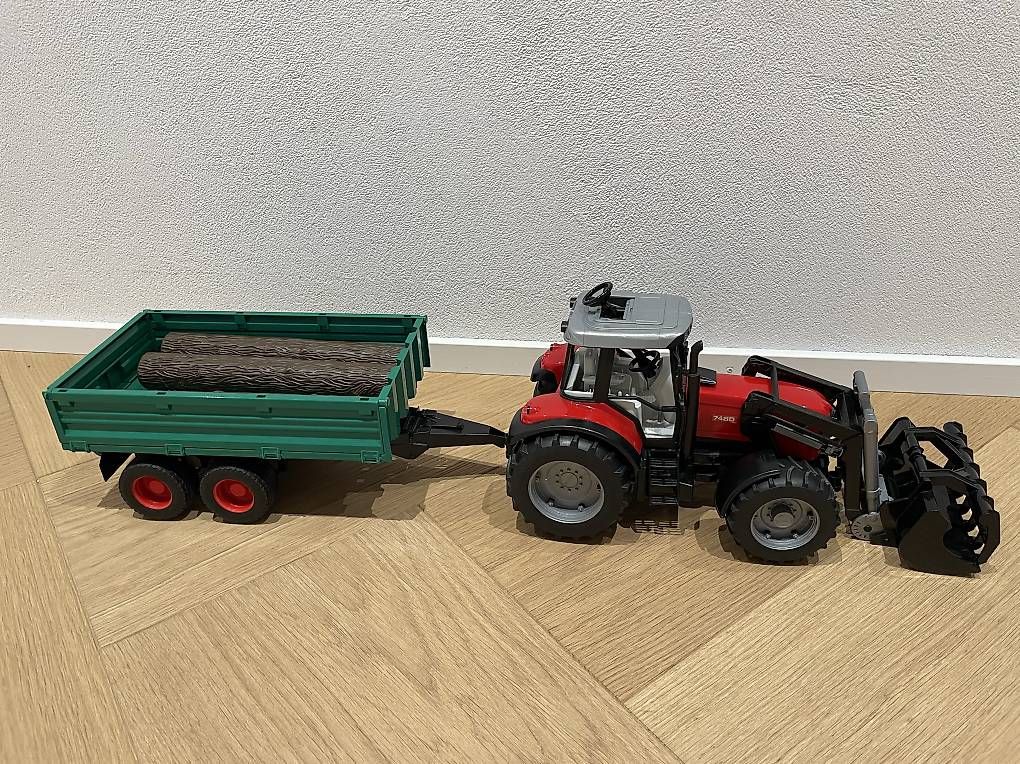 Jouets: Bruder Traktor mit Anhänger – D'occasion à Felsberg par Ligu8