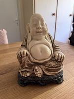 Buddha sitzend cremefarben guter Zustand