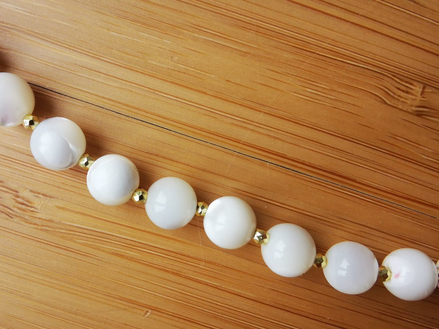 Catenine: Elegante Halskette mit weissen Perlmut-Perlen – Nuovo (secondo la descrizione) da Niedergösgen venduto da lil_s6k8 2