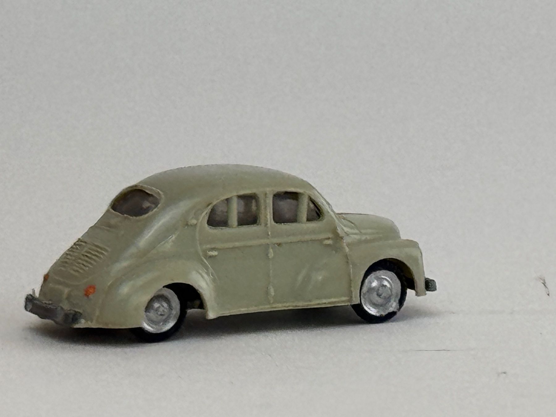 Busch Modellini d'auto: GB5- EKO Renault 4 CV grau – Usato da Elm venduto da Wikmtz 1