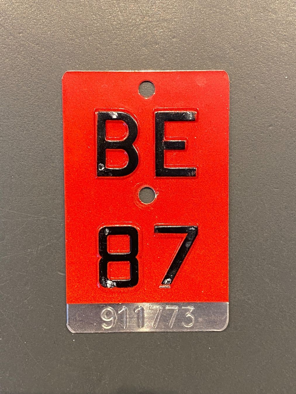 Insegne: Velonummer - BE 87 – Usato da Worb venduto da rofcor