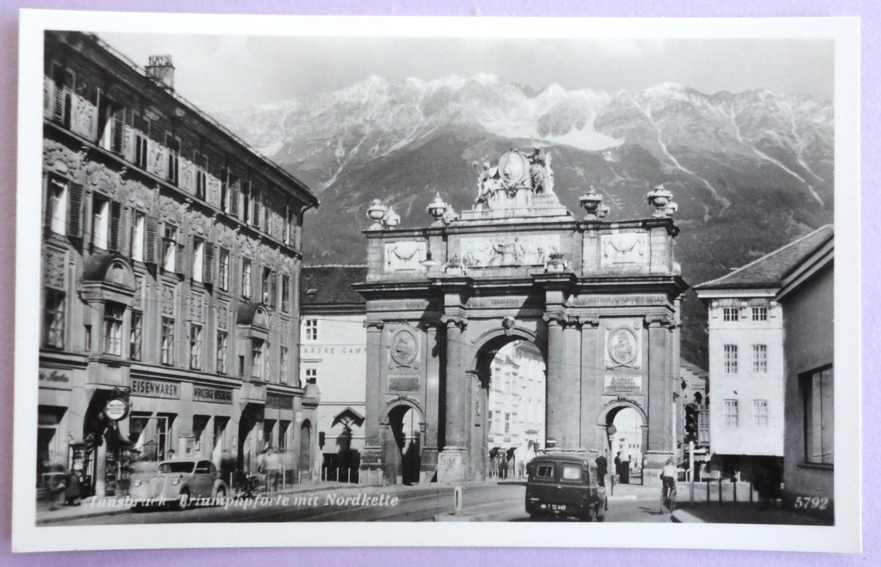 Cartoline postali: Innsbruck - Triumphpforte mit Nordkette – Usato da Fétigny venduto da Billy2miny