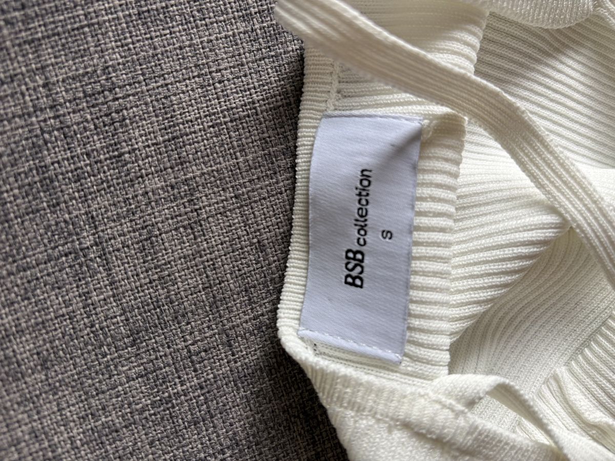 Top: New White, top – Nuovo (secondo la descrizione) da Volketswil venduto da mel_vh2s 2