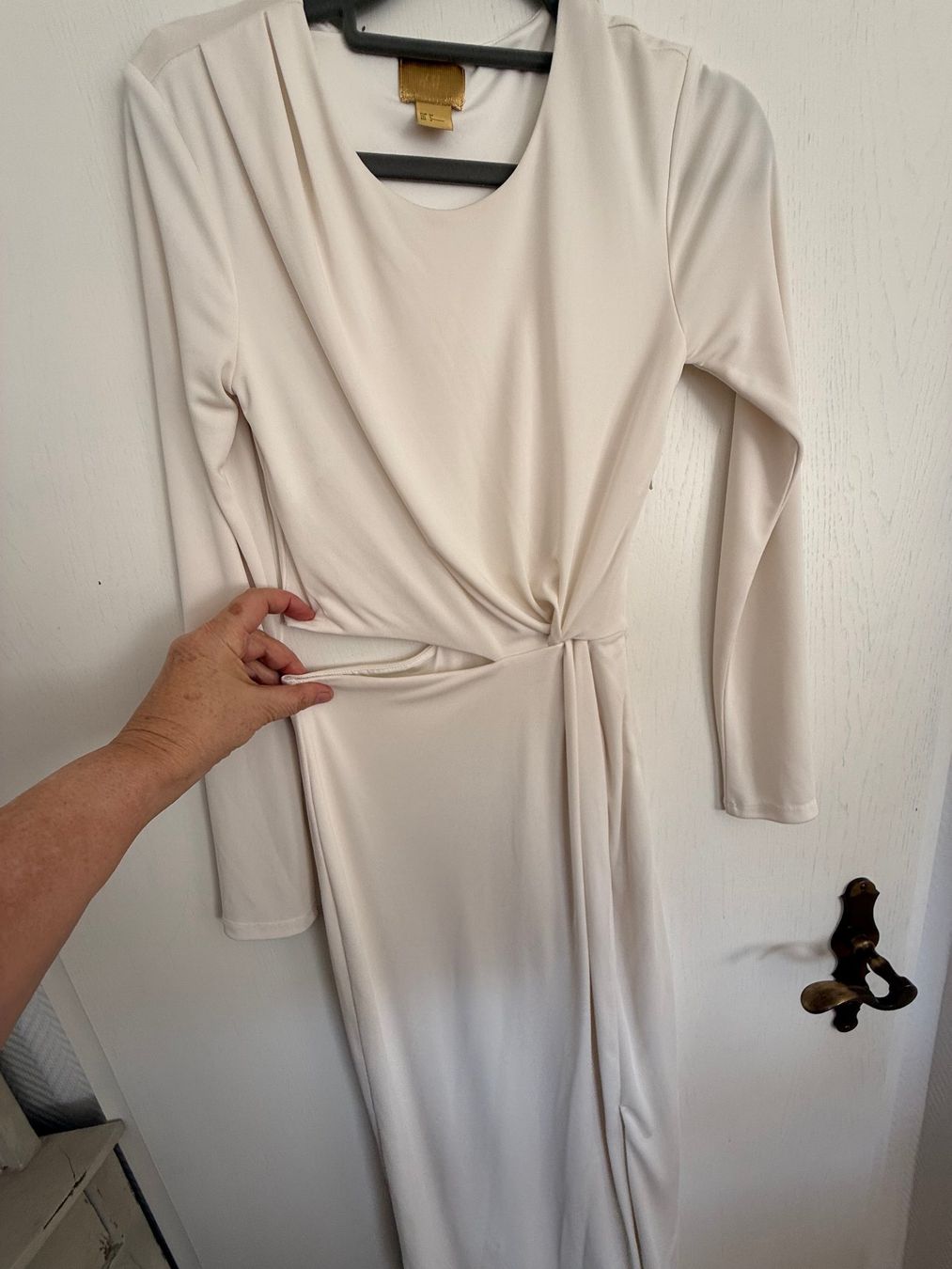 H&M Robes: Cooles Kleid Grösse 34 – D'occasion à Kirchdorf AG par coco123