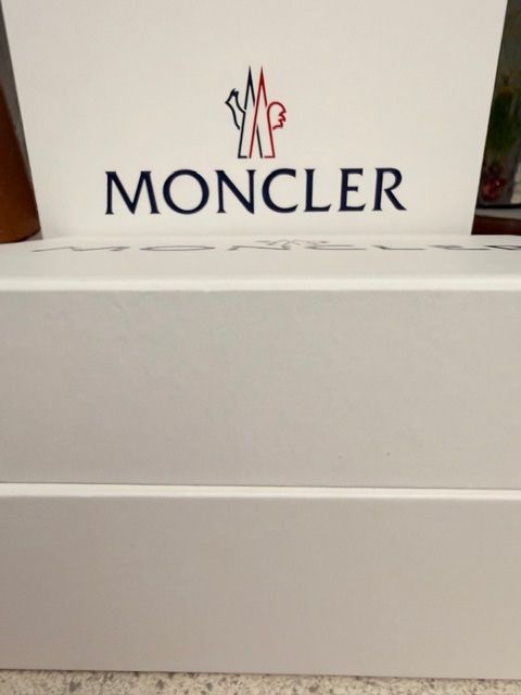 Tutte le decorazioni: 2 Moncler Boxen Neu – Nuovo (secondo la descrizione) da Dübendorf venduto da kerstinbrisbane 6
