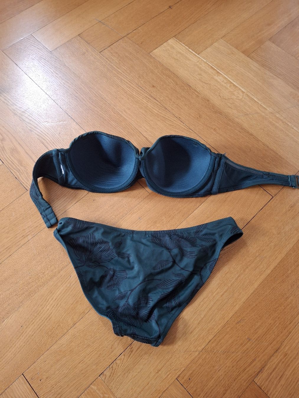 Costumi da bagno & Bikini: Bikini vert sapin avec motifs noirs M – Usato da Lausanne venduto da Cognitia 2