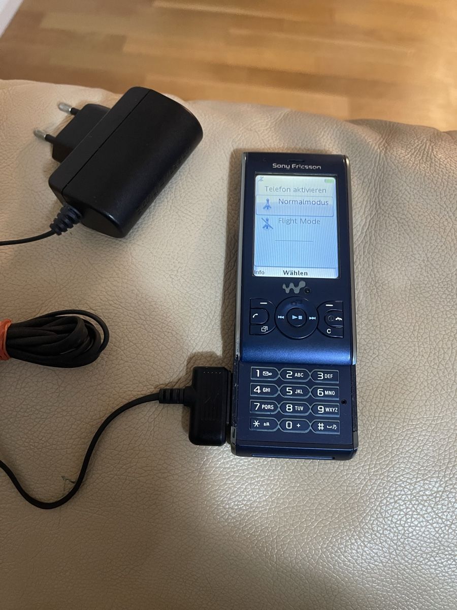 Ericsson Telefoni cellulari / Smartphones: Sony Ericsson W595 inkl lgerät – Usato da Regensdorf venduto da mex5145