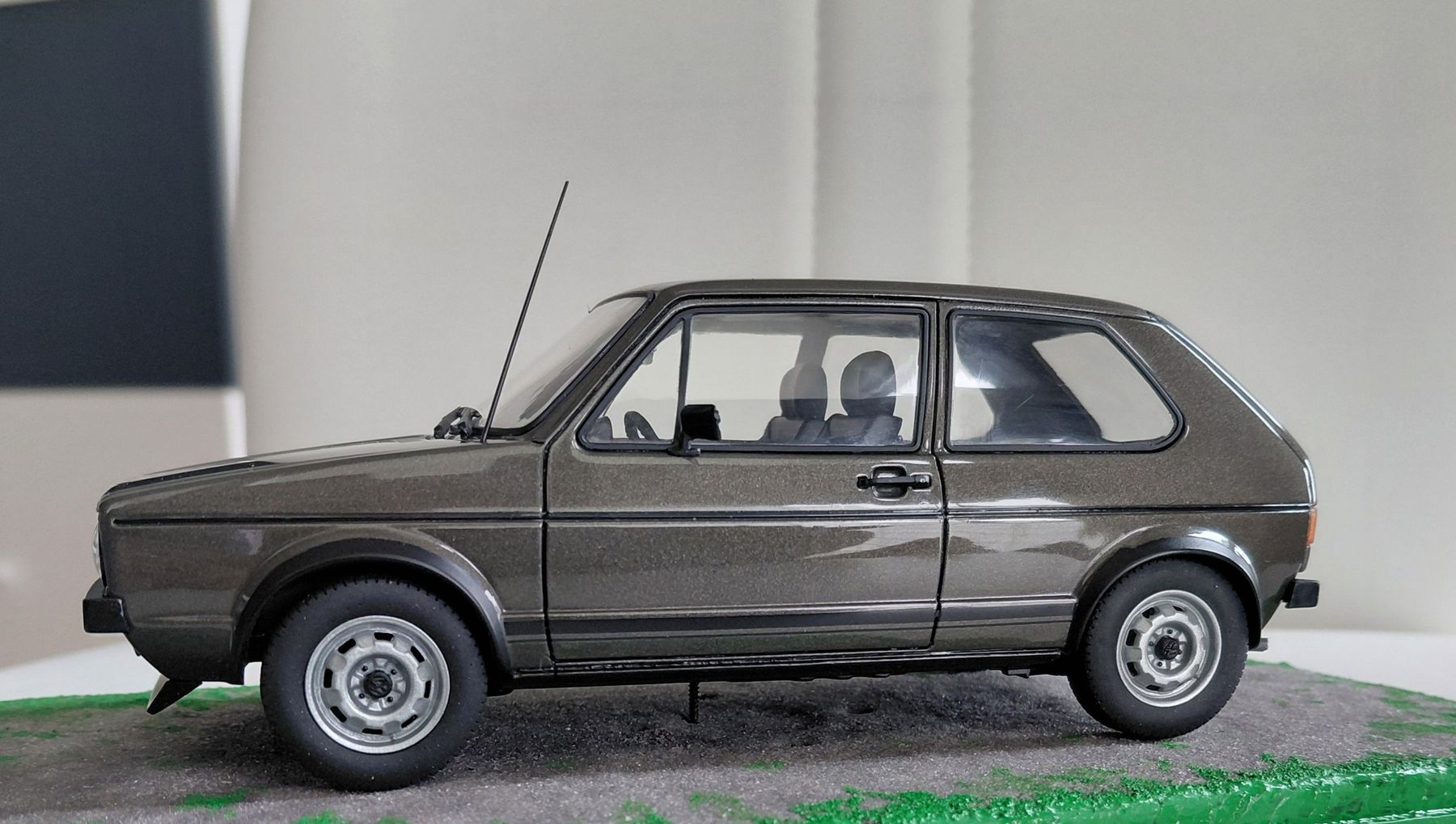 Revell Modellini d'auto: VW Golf 1. GTI – Nuovo (secondo la descrizione) da Bottenwil venduto da Toyscout 2