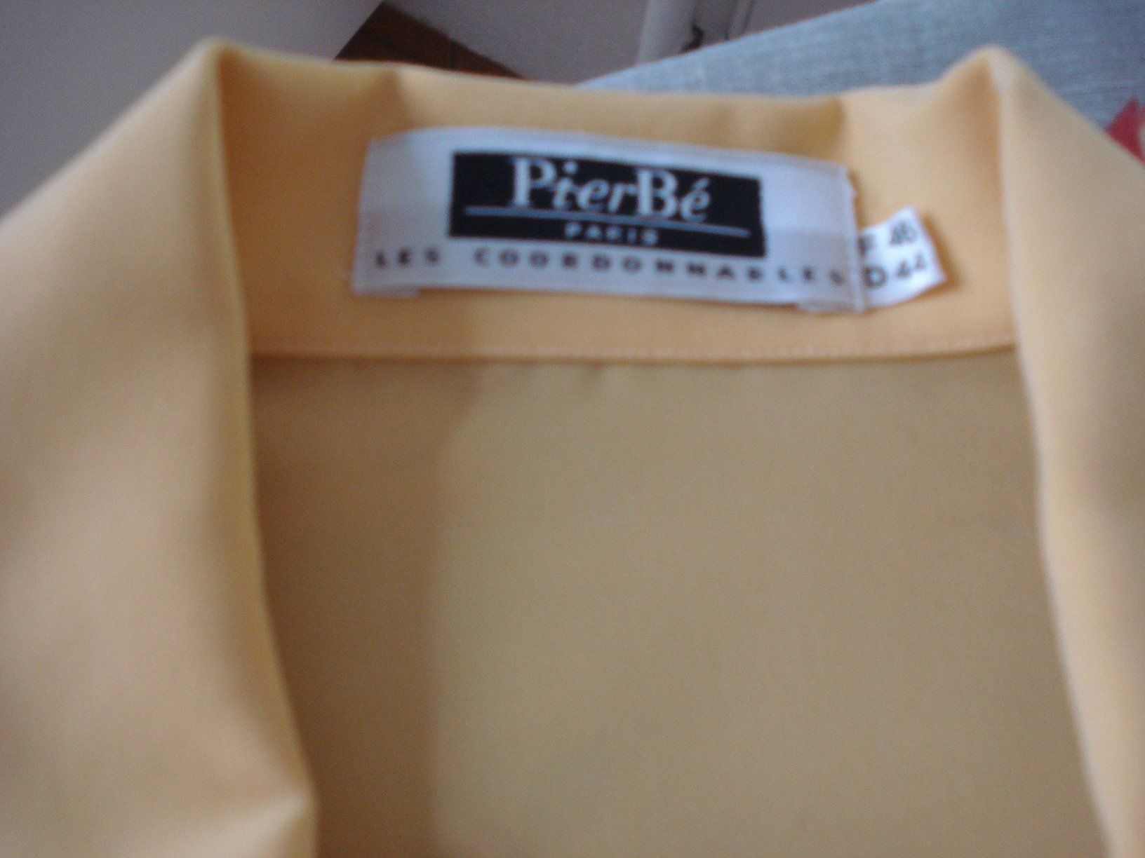 Blusen: chemisier jaune – Gebraucht aus Porrentruy von Piquetix 1