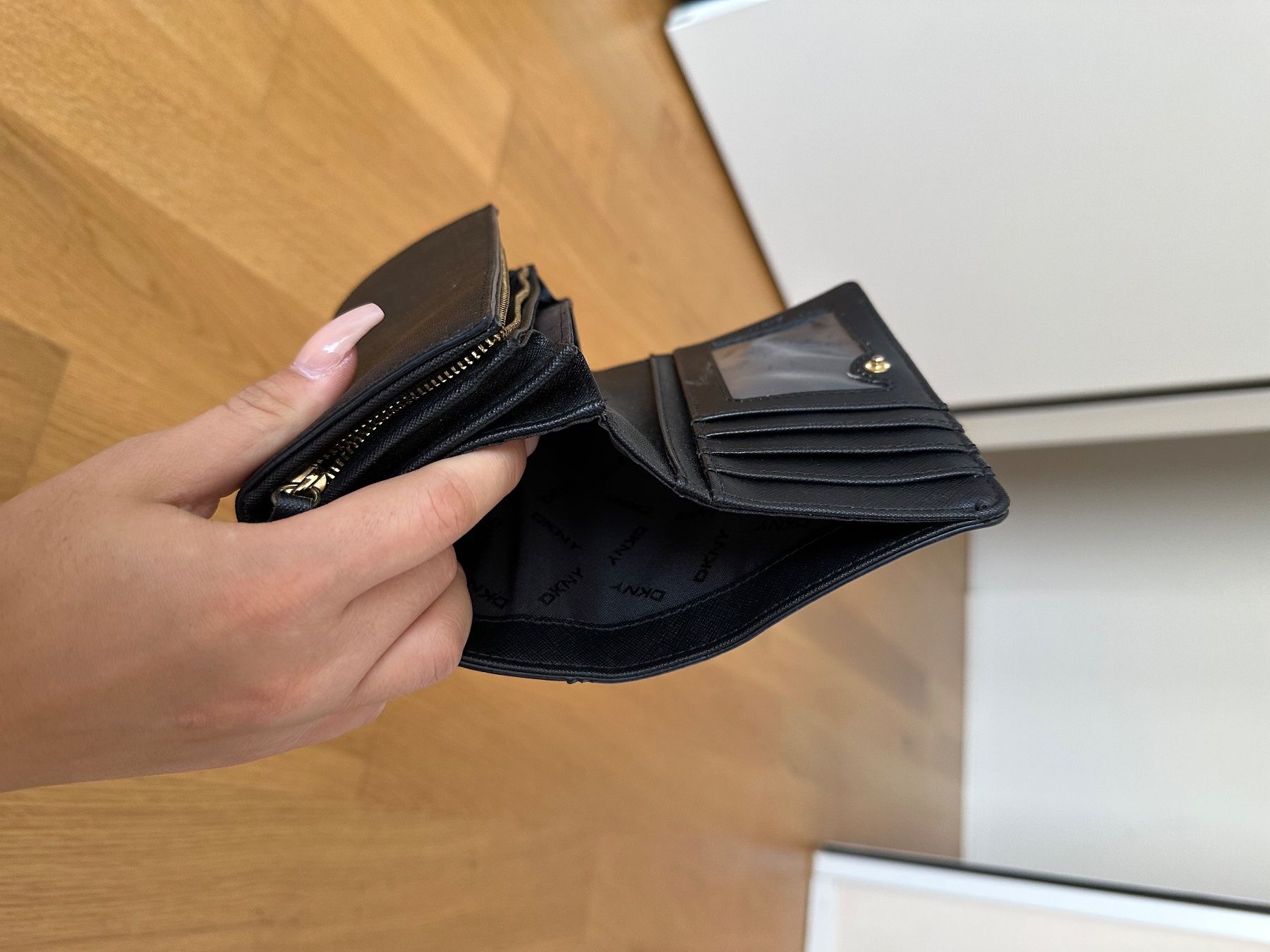 DKNY Portamonete: DKNY Portemonnaie – Nuovo (secondo la descrizione) da Affoltern am Albis venduto da avu_8kpq 2