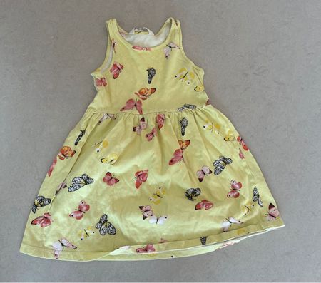 Leichtes Sommerkleid mit Schmetterling, Gr. 98/104