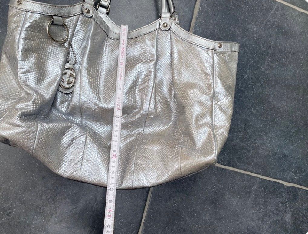 Gucci Borse da donna: Sac Gucci en python argenté – Usato da lutry venduto da patriciamonod 4