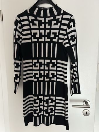 Schickes Strickkleid in Schwarz/Weiss, Grösse S/M top!