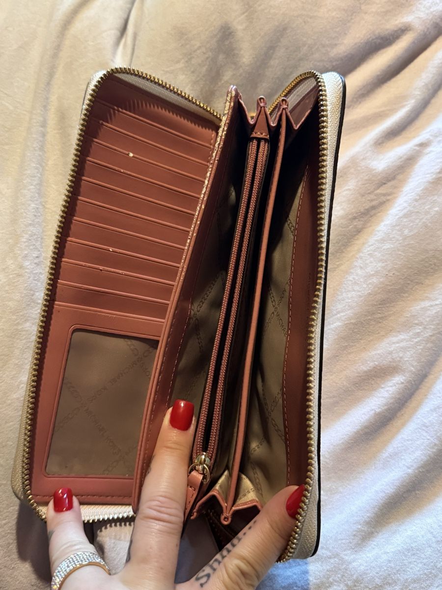 Michael Kors Portamonete: Michael kors Portemonnaie – Usato da Oeschgen venduto da Mich_elle 2