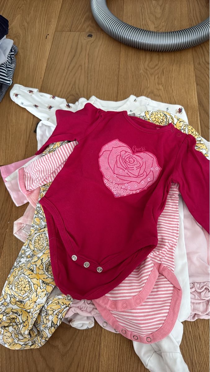 Lotti & Set di vestiti: Bebe fille rose et blanc – Nuovo (secondo la descrizione) da Delémont venduto da vil_267l