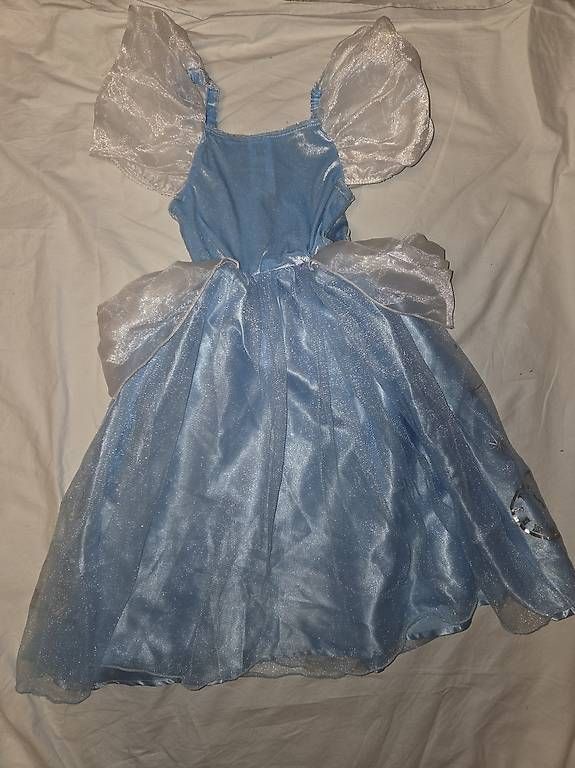 Kleider: Cinderella Kleid – Gebraucht aus Basel von bb9_xh2f 1