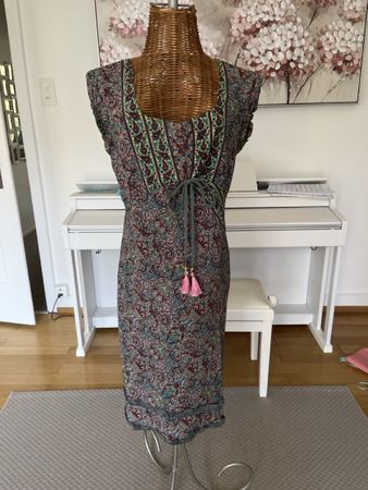 Wunderschönes Kleid mit Paisley-Muster, S/M
