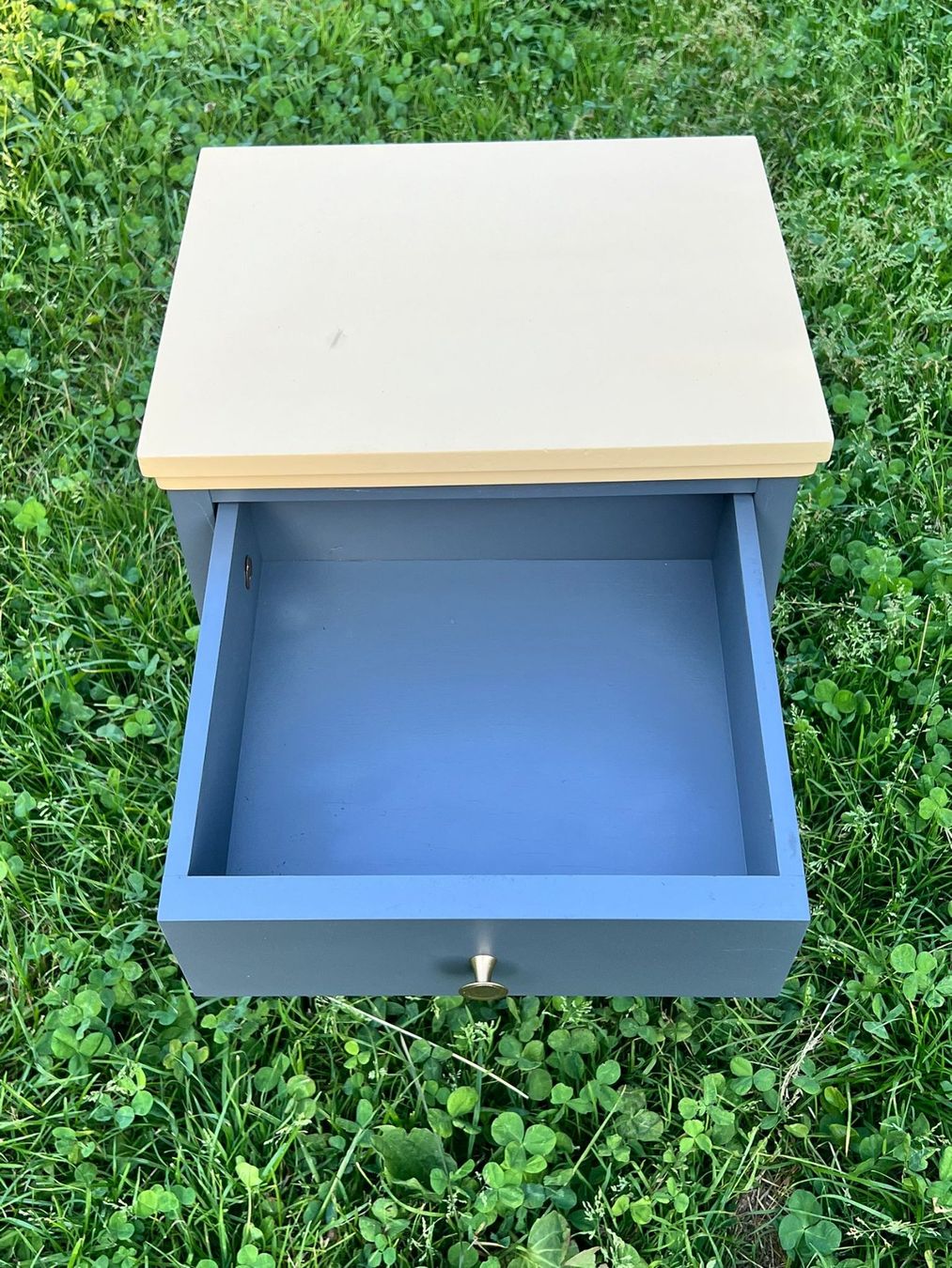 Comodini: Upcycling Beistelltisch – Usato da Aesch BL venduto da Verdreide2020 2