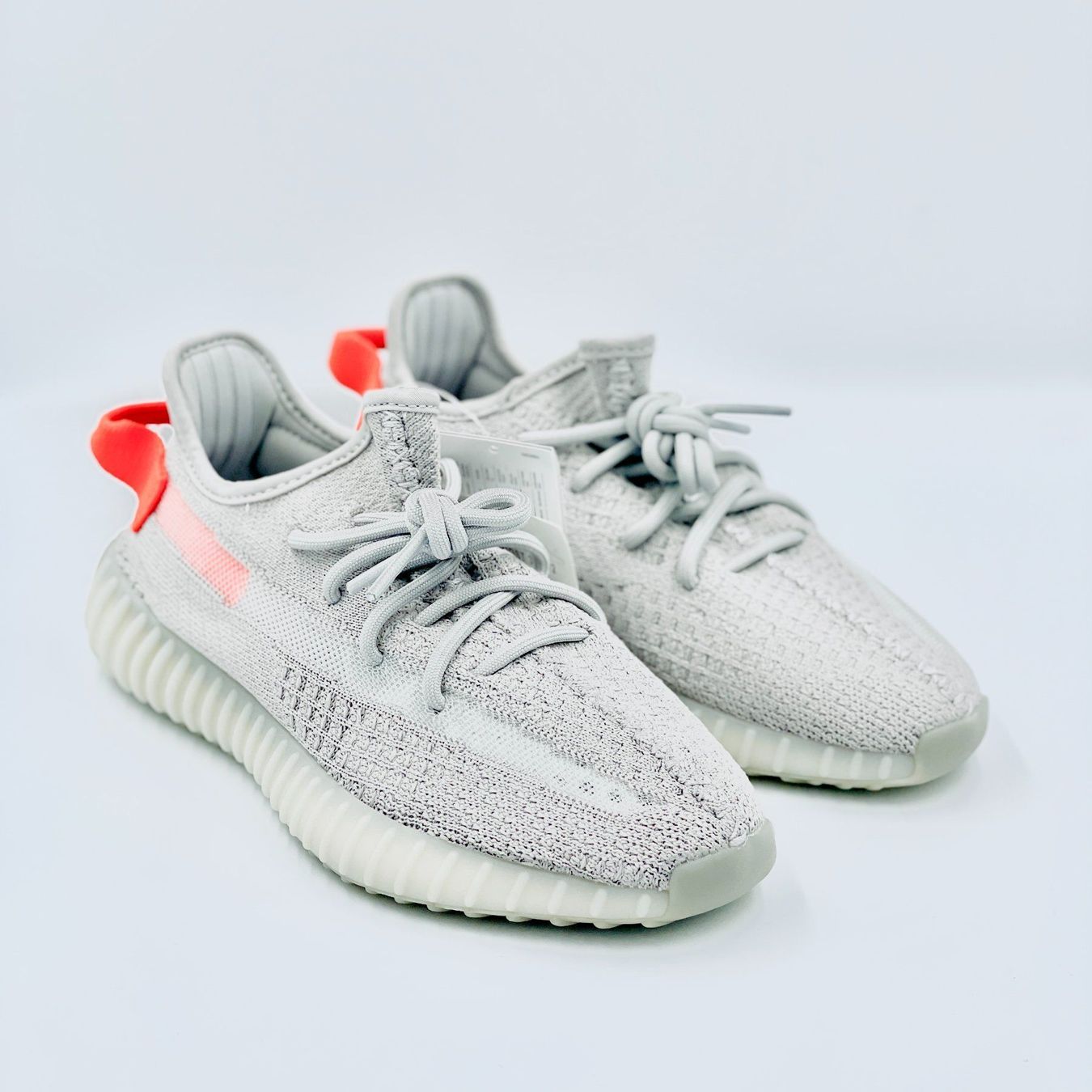 Adidas Damenschuhe: Adidas Yeezy 350 V2 Tail Light EU 38 – Neu und originalverpackt aus Erlinsbach von sasneakers