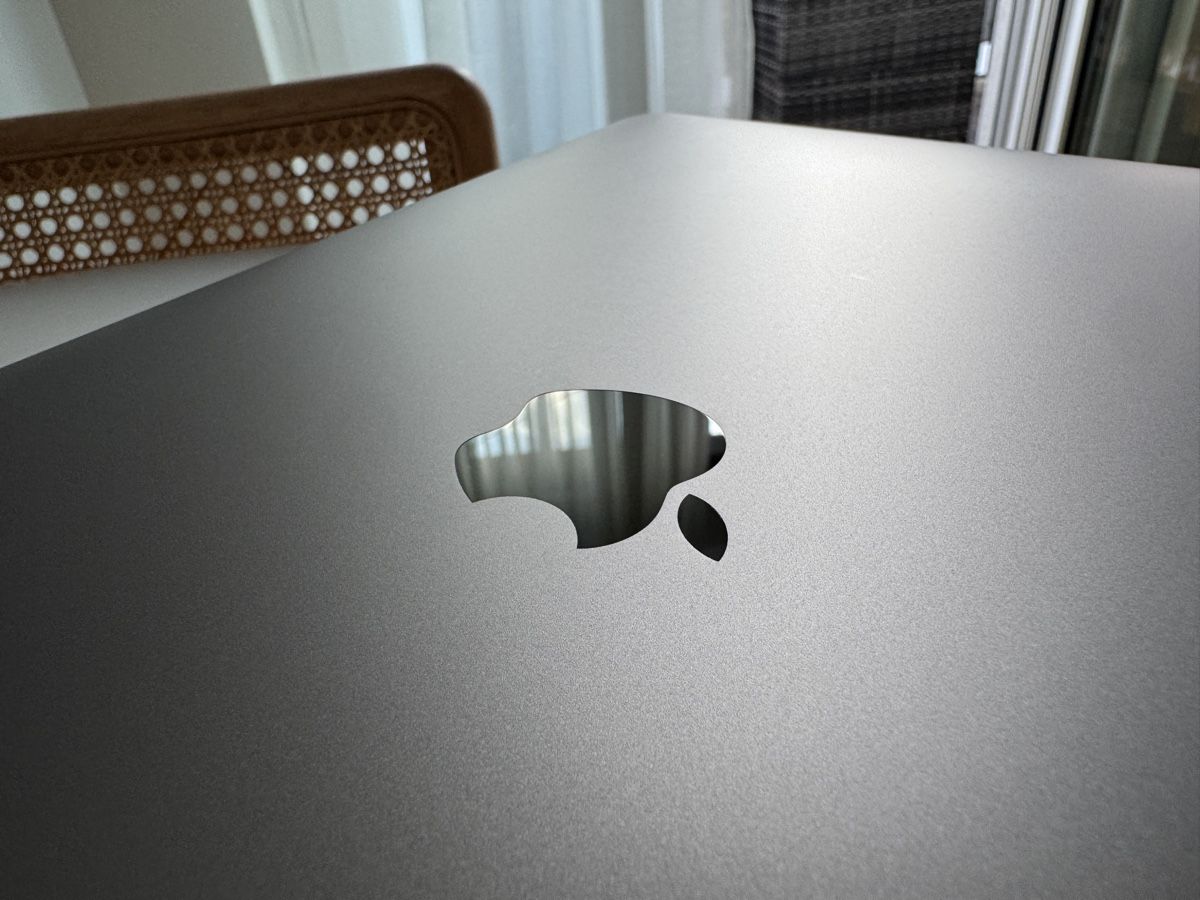Apple Notebook: Macbook Air 13“ 2020 – Usato da Kloten venduto da Vaseo 2