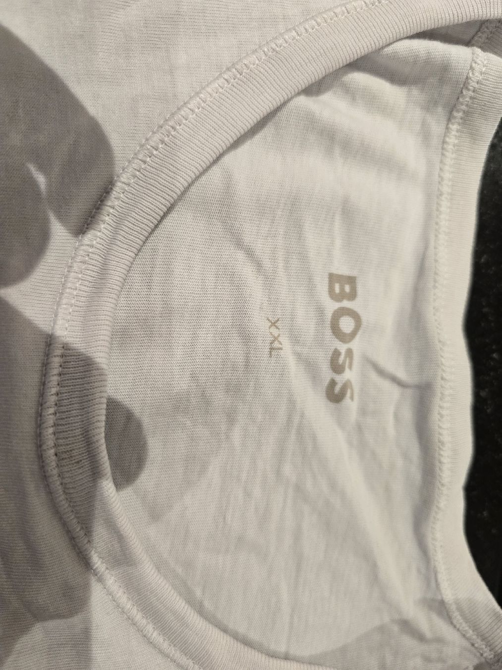 Hugo Boss T-shirt: WEISSES BOSS T SHIRT – Usato da Derendingen venduto da Mil_l98S 1