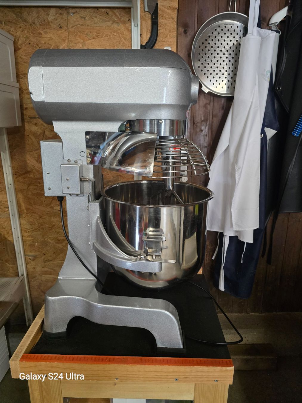 Ggm Gastro Elettrodomestici da cucina: Batteur mélangeur planétaire 27 litres – Usato da Soubey venduto da Tcheussou 1