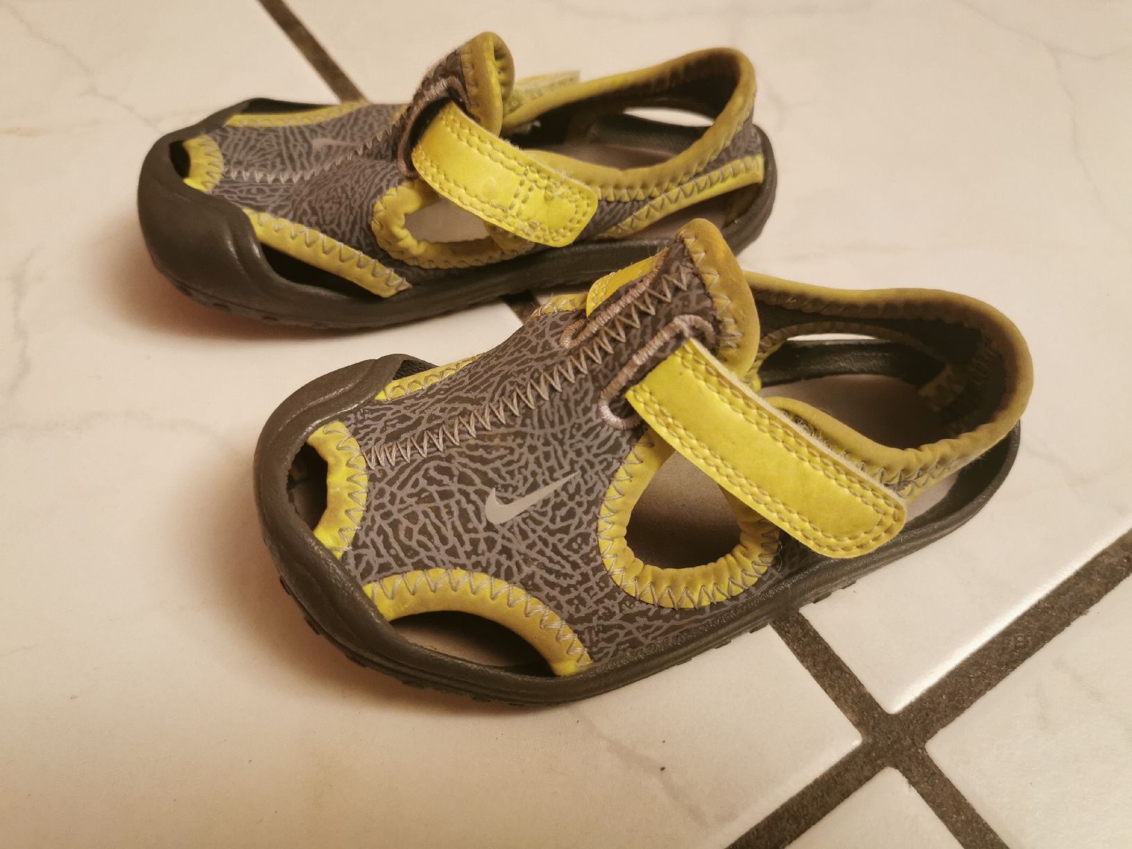 Nike Scarpe per ragazzi: Nike Wassersandalen 19/ 20 – Usato da Worb venduto da Quiet21 1