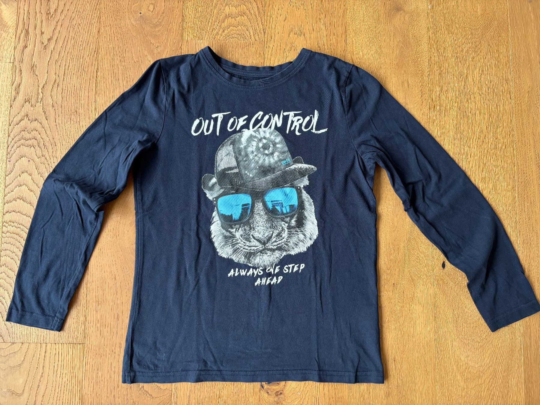 Pullover & Sweatshirts: Pullover Out of Control, Grösse 146/152 – Gebraucht aus Rain von Denbie