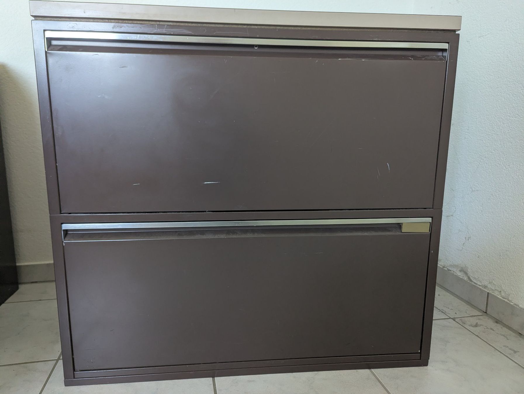 Lista Armadi: Lista Aktenschrank, braun – Usato da Neuenegg venduto da Bfankd