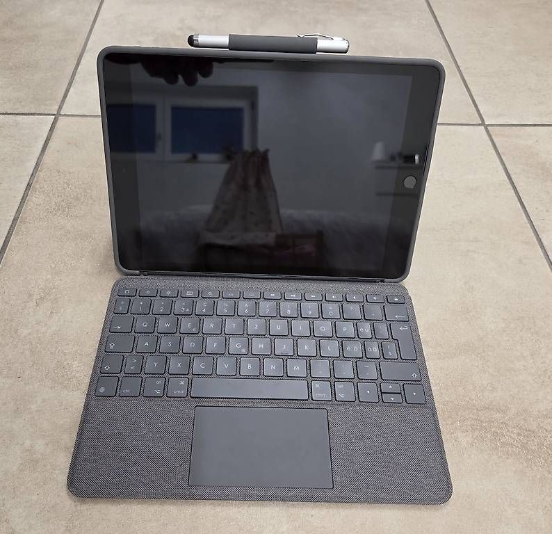 Apple Tablet PC: Apple ipad 9. Generation 256GB – Gebraucht aus Zürich von alfa1000