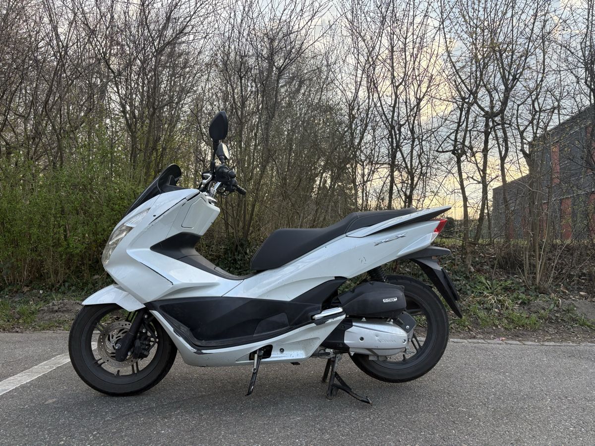 Honda Scooters: Honda PCX 125ccm – Gebraucht aus Zürich von the_tht5 1