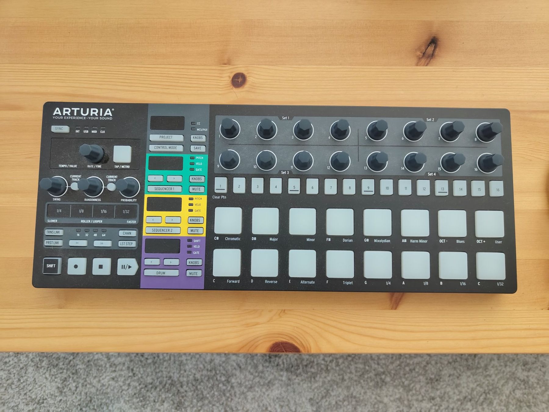 Arturia Instruments de musique: Arturia BeatStep Pro mit Case – D'occasion à Schlieren par edh