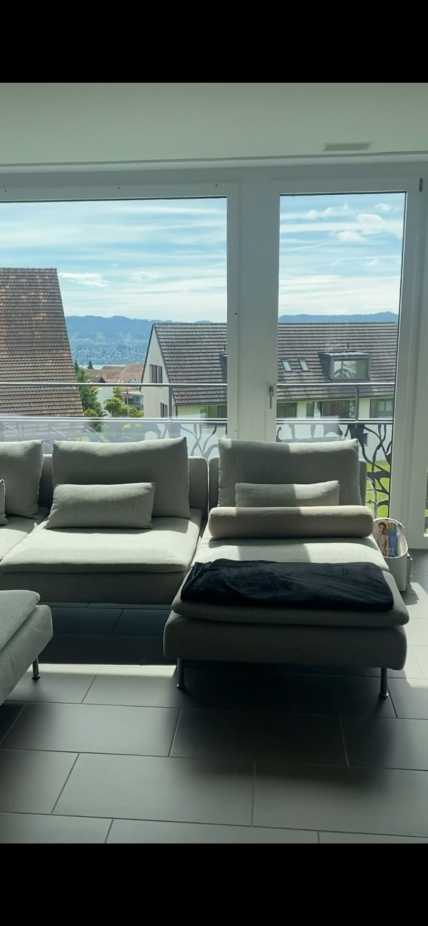Ikea Divani: Wohnlandschaft hellgrau mit Hocker guter Zustand – Usato da Zürich venduto da esk_6ymz 2