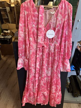 Kleid Pearl + Sea pink floral Grösse 10 neu