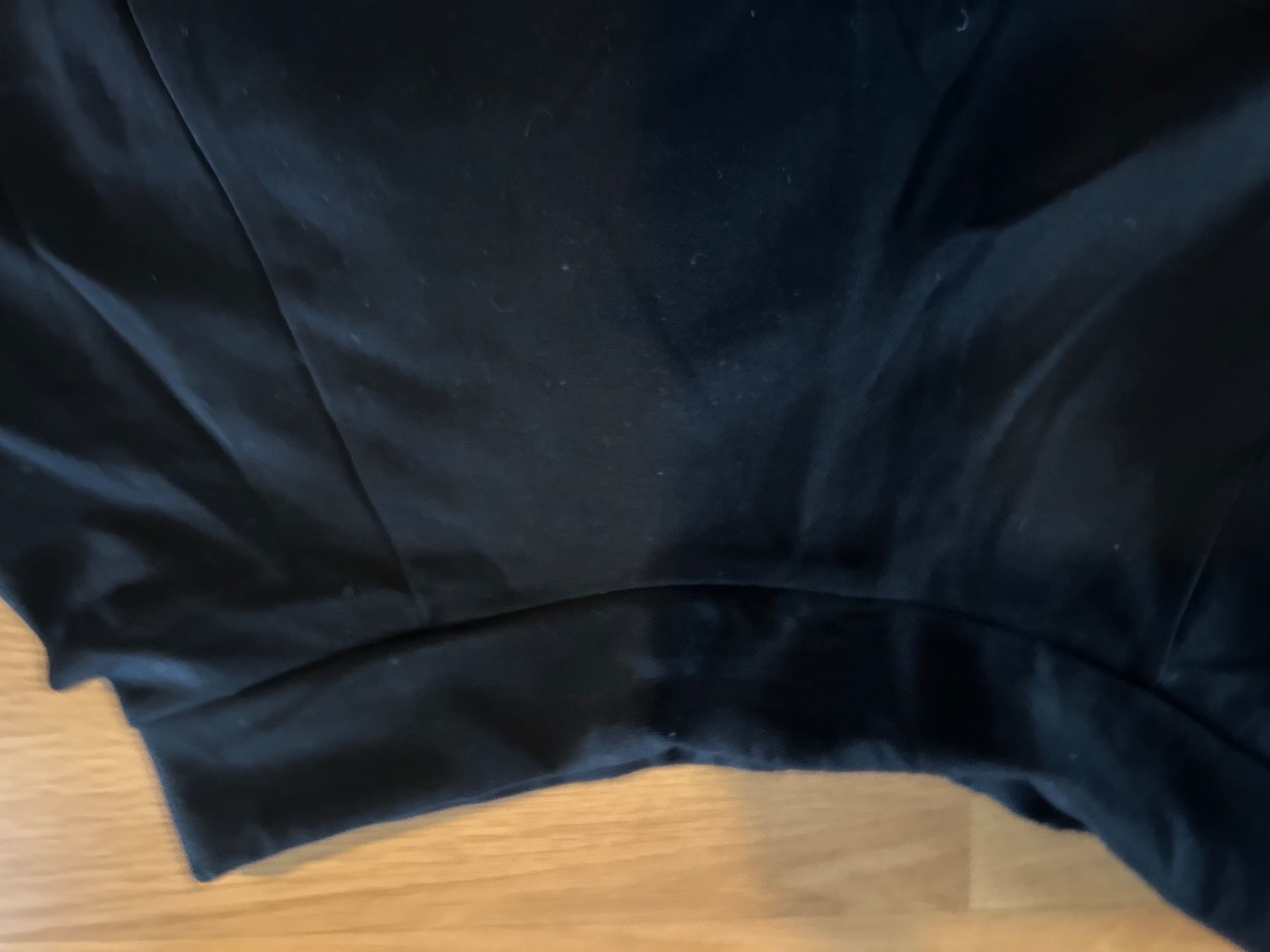Vestiti & Gonne: Jupe évasé noir taille élastique – Usato da Daillens venduto da guisepa 1