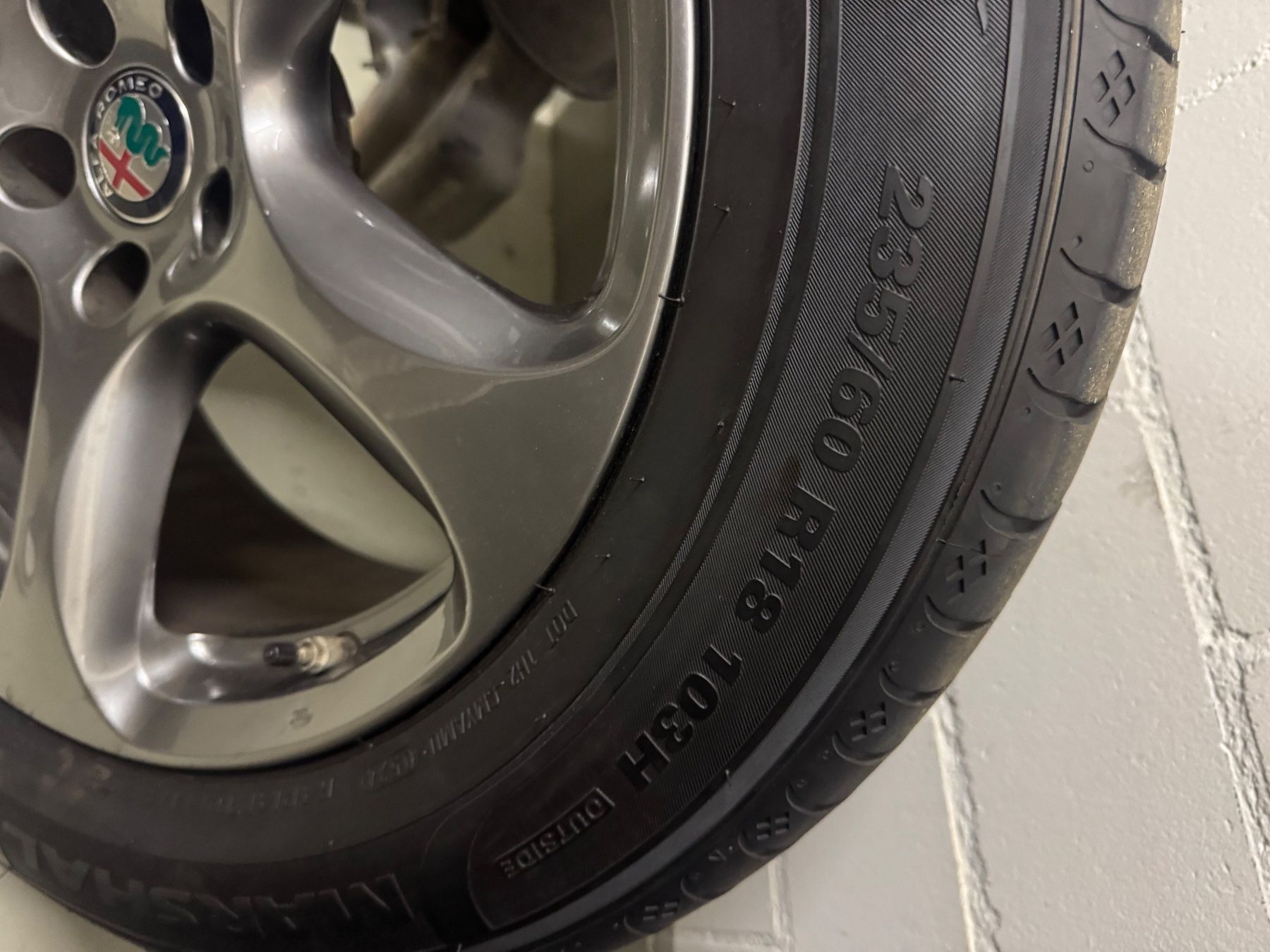 Alfa Romeo Pneumatici & Ruote complete: Alfa Romeo Kompletträder – Usato da Schlieren venduto da S2K 1