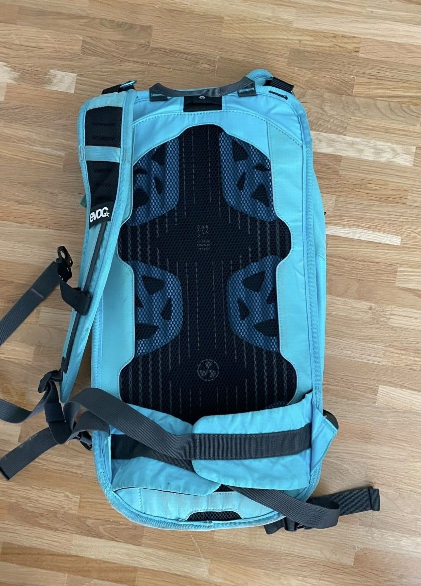 Evoc Sacs à dos: Bike Rucksack EVOC – D'occasion à St.Gallen par ann_cgm5 1