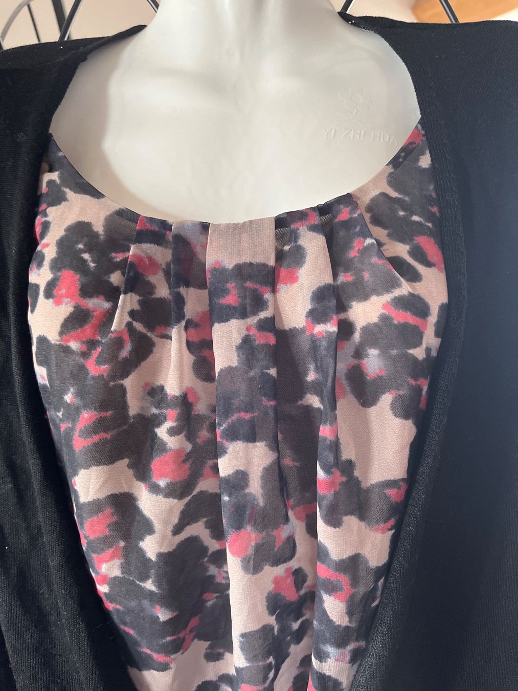 Pullover & Sweatshirts: Pull 2 en 1 Charles Vögele léopard noir rouge cache-cœur S – Neu (gemäss Beschreibung) aus Genève von Libellule477 1