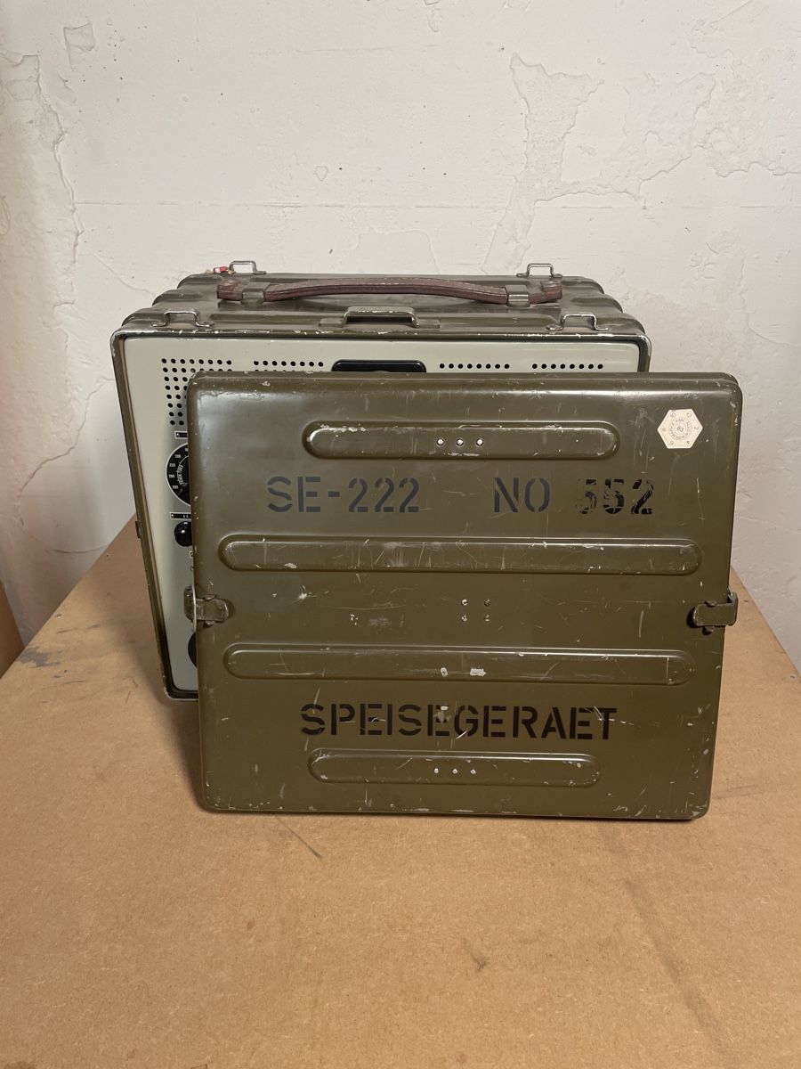 Radios: Schweizer Armee - Speisegerät SE-222 – Défectueux à Fribourg par JohnB4 2